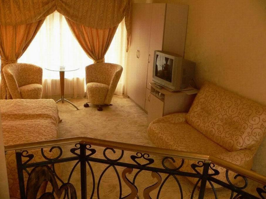 Hotel Dali Plovdiv Bagian luar foto