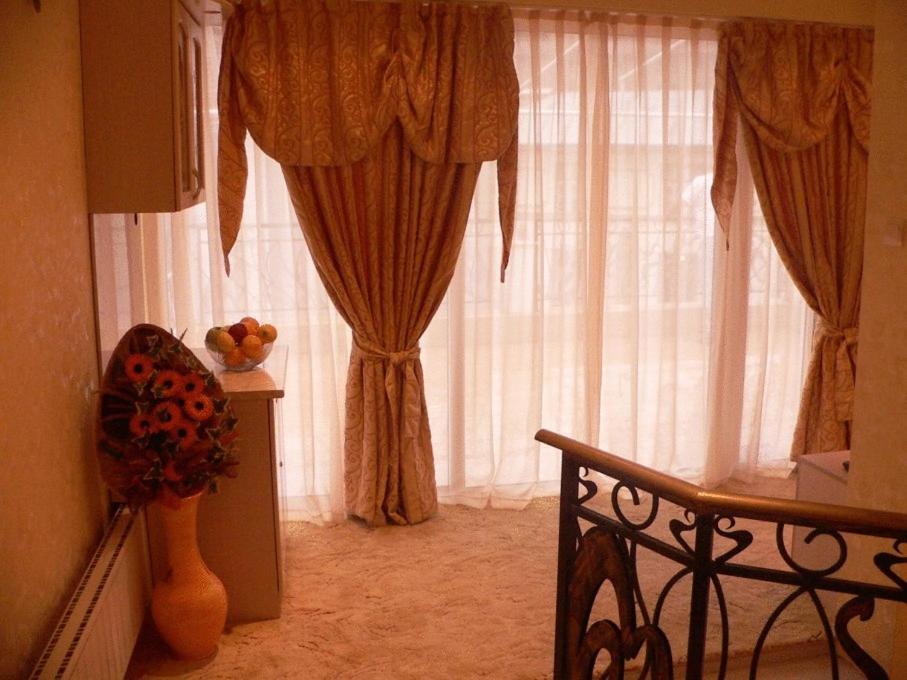 Hotel Dali Plovdiv Bagian luar foto