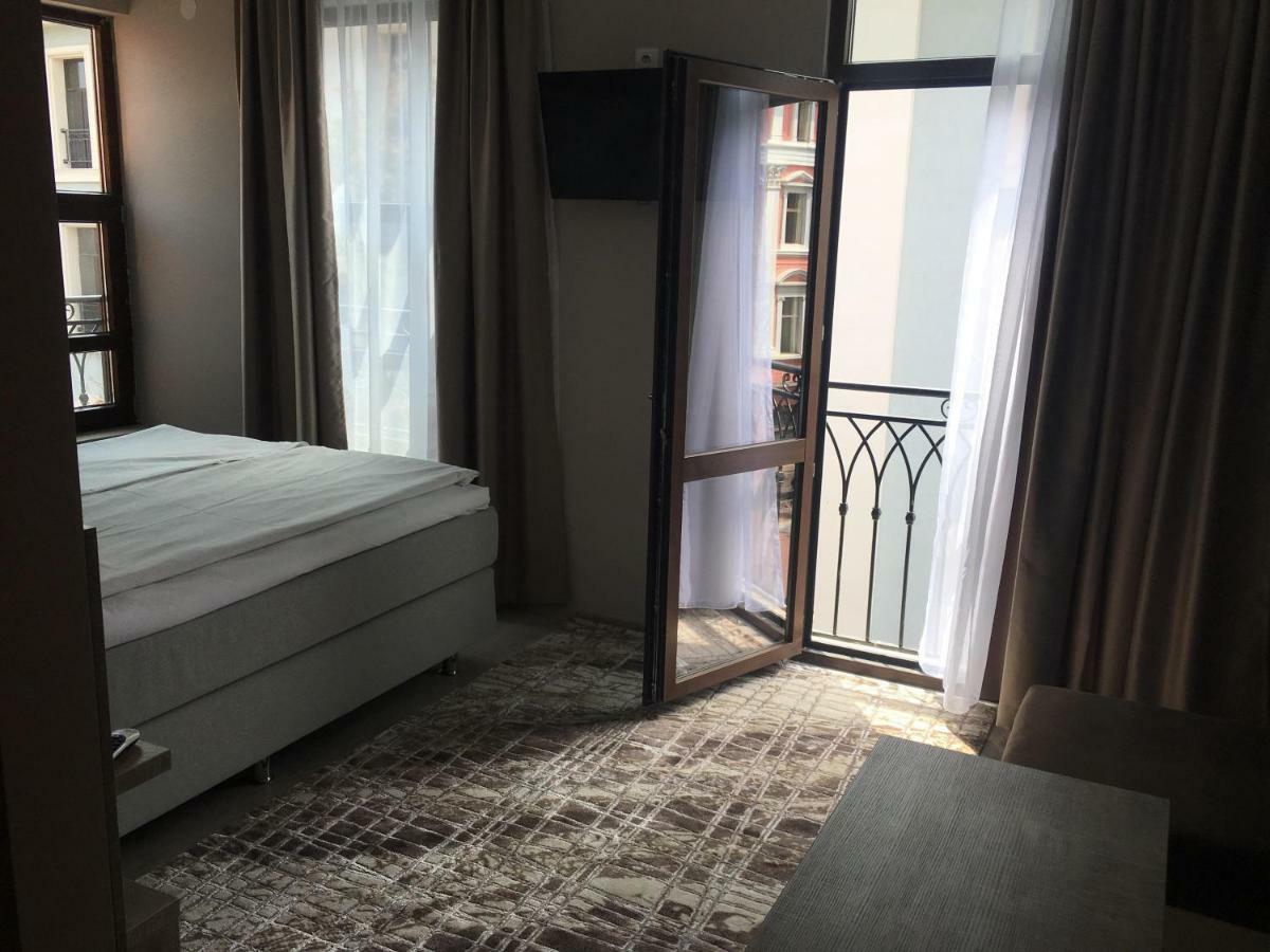 Hotel Dali Plovdiv Bagian luar foto