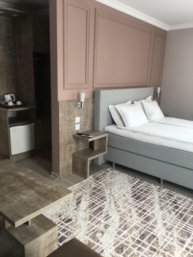 Hotel Dali Plovdiv Bagian luar foto